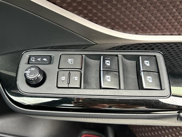 Toyota C-HR 2018 7558537-9