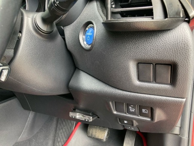 Toyota C-HR 2017 7558540-5