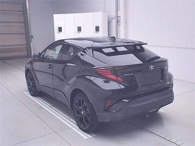 Toyota C-HR 2021 7558550-1