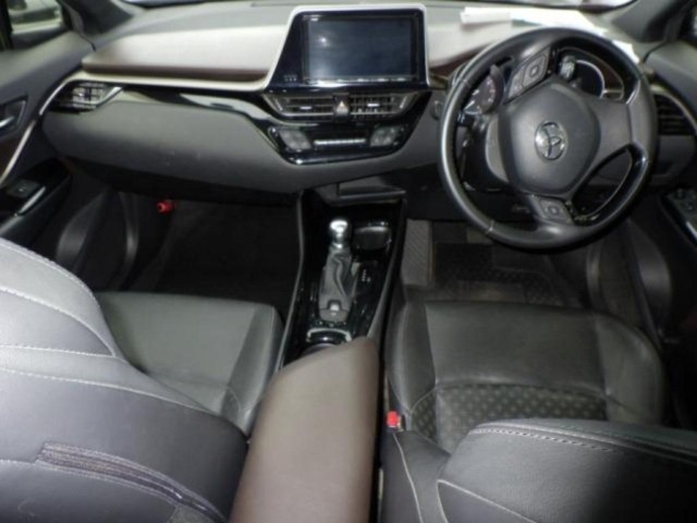 Toyota C-HR 2017 7558559-3