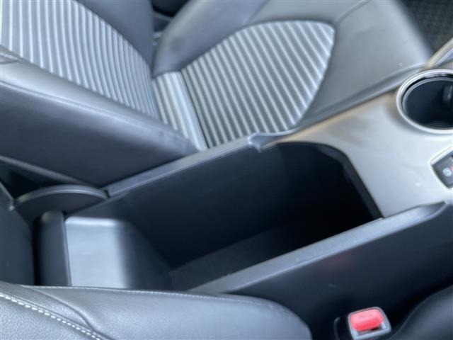Toyota CAMRY 2021 7560279-9