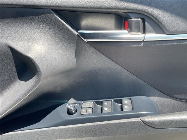 Toyota CAMRY 2018 7560285-9