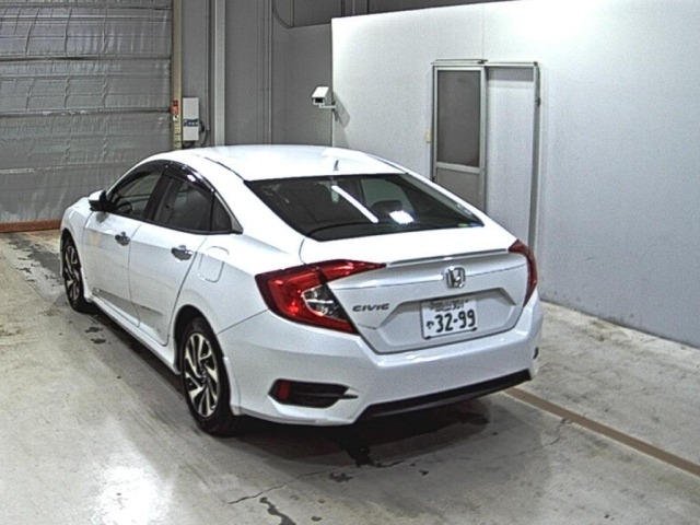 Honda CIVIC 2018 7560903-1