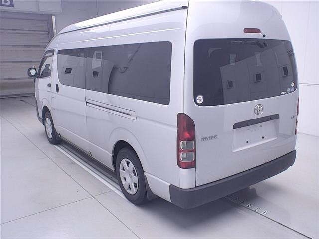 Toyota HIACE COMMUTER 2016 7564190-1