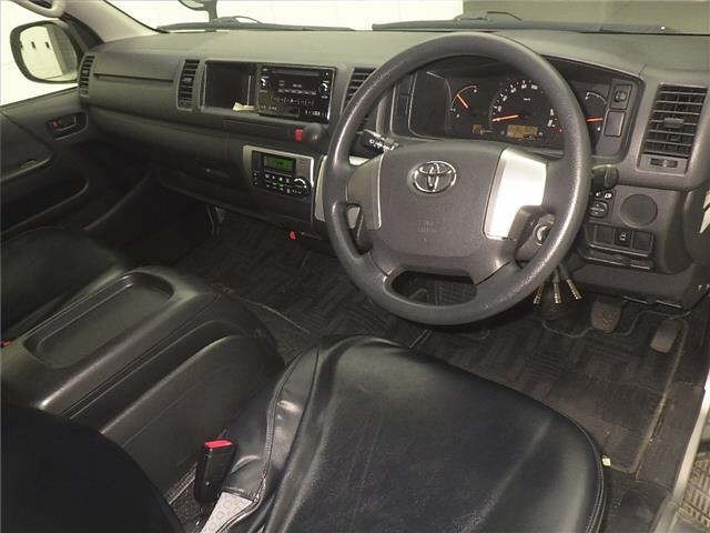 Toyota HIACE COMMUTER 2016 7564190-3
