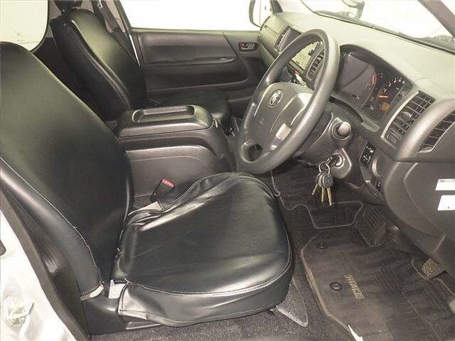 Toyota HIACE COMMUTER 2016 7564190-5