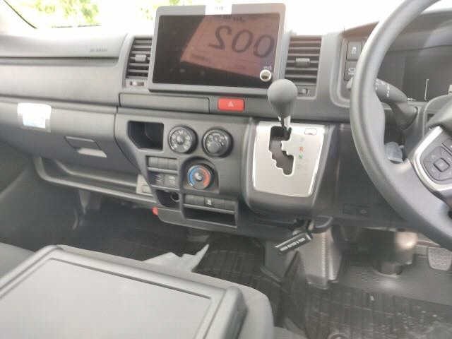 Toyota HIACE VAN 2026 7561241-6
