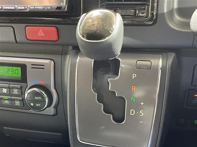 Toyota HIACE VAN 2023 7561416-11