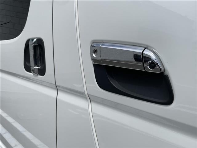 Toyota HIACE VAN 2021 7561417-9