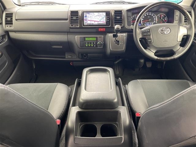 Toyota HIACE VAN 2017 7561418-15
