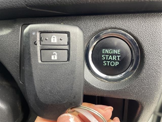 Toyota HIACE VAN 2017 7561418-16