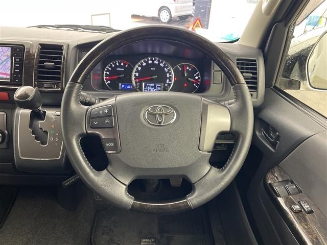 Toyota HIACE VAN 2017 7561418-7