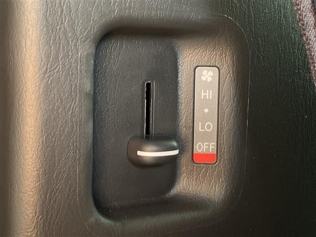 Toyota HIACE VAN 2026 7561428-9