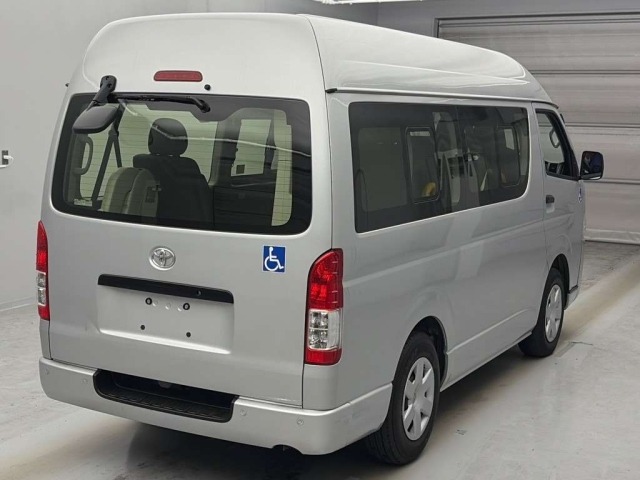 Toyota HIACE VAN 2020 7561446-1