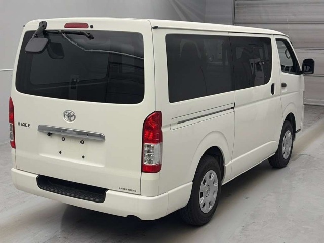 Toyota HIACE VAN 2021 7561447-1