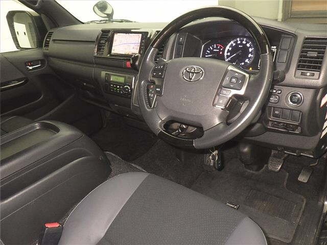 Toyota HIACE VAN 2020 7561455-3