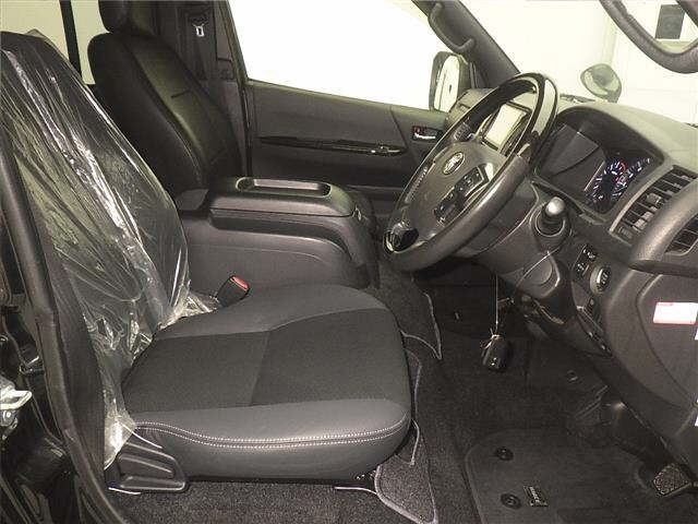 Toyota HIACE VAN 2020 7561455-5