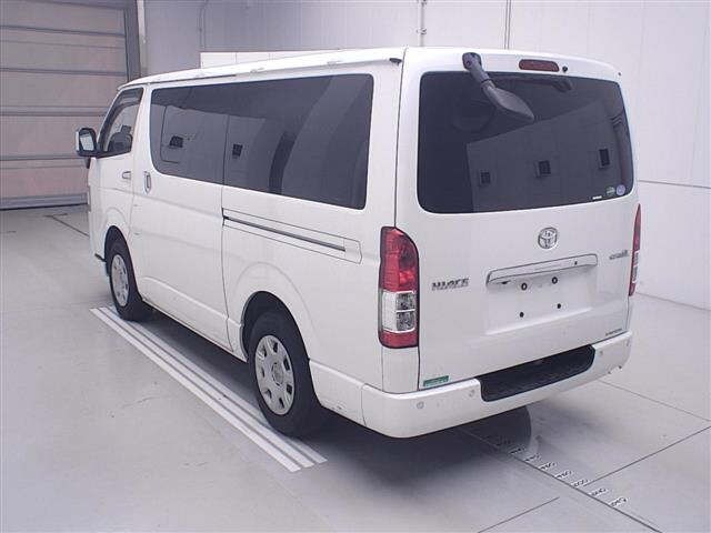 Toyota HIACE VAN 2021 7561642-1