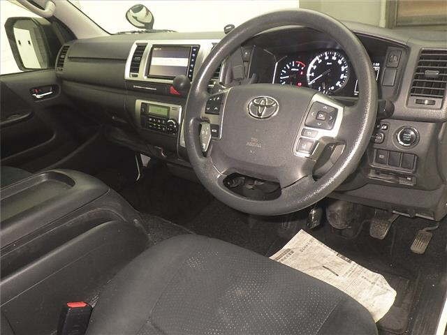 Toyota HIACE VAN 2022 7561652-3