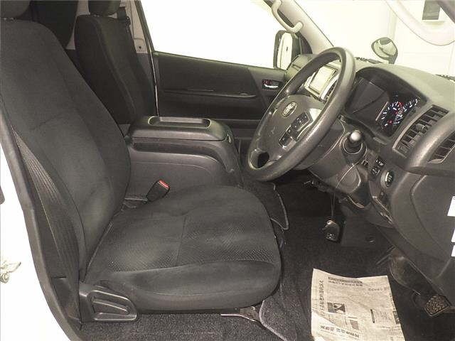 Toyota HIACE VAN 2022 7561652-5