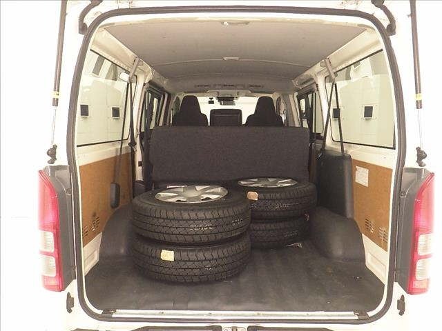 Toyota HIACE VAN 2023 7561653-7
