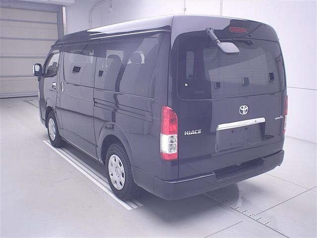 Toyota HIACE VAN 2021 7561661-1