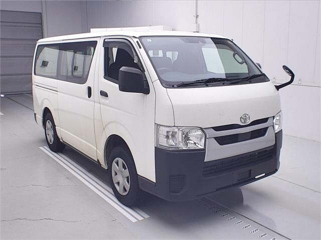 Toyota HIACE VAN 2022 7561684-0