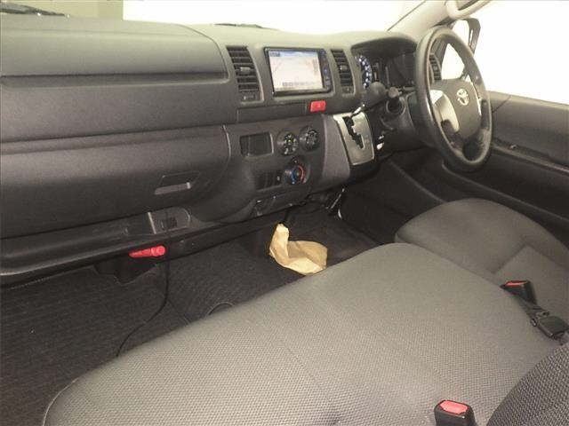 Toyota HIACE VAN 2022 7561684-4