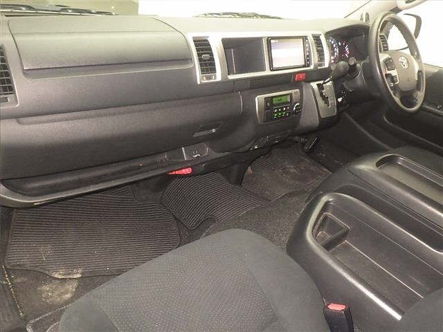 Toyota HIACE VAN 2019 7561685-4
