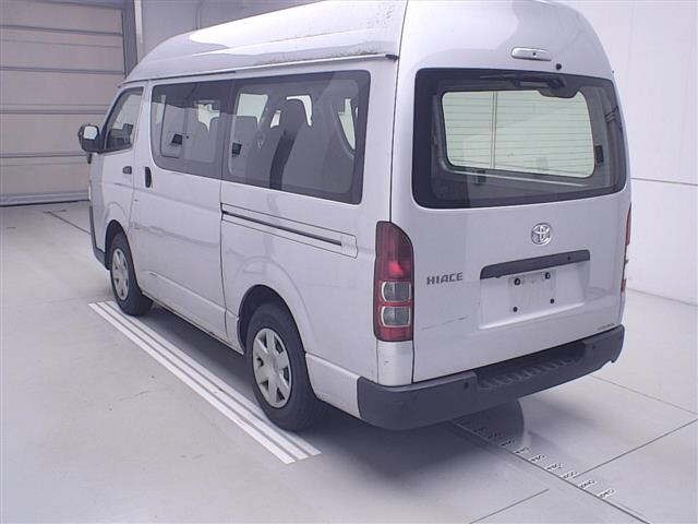 Toyota HIACE VAN 2021 7561686-1