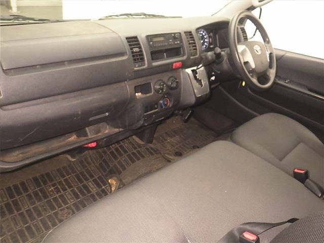 Toyota HIACE VAN 2021 7561686-4