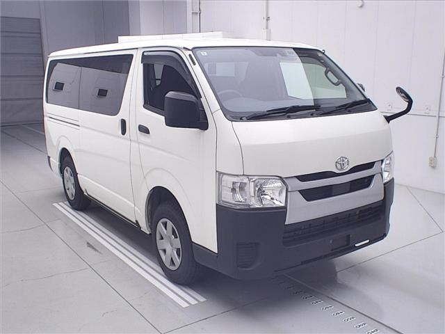 Toyota HIACE VAN 2022 7561696-0