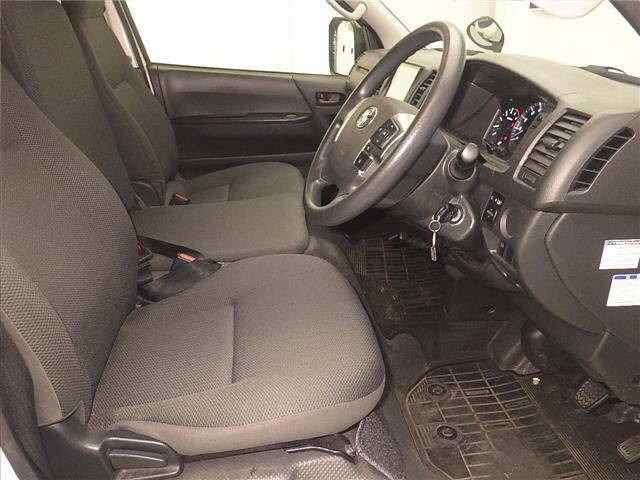 Toyota HIACE VAN 2022 7561696-5