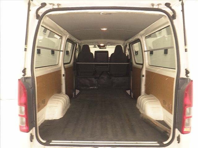 Toyota HIACE VAN 2022 7561696-7