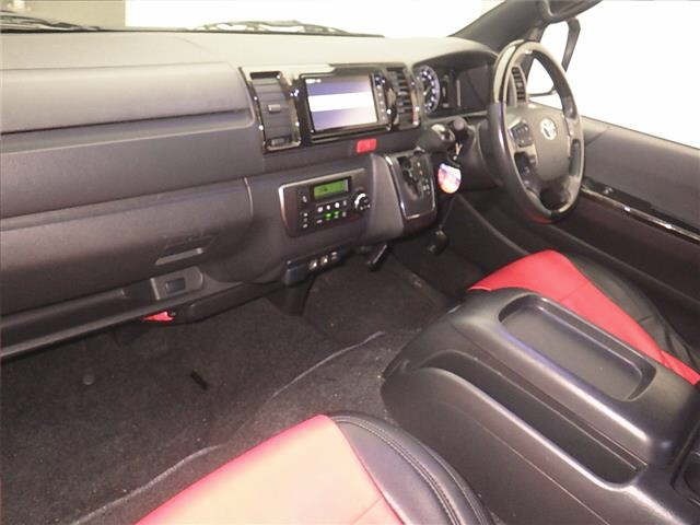 Toyota HIACE VAN 2021 7561697-4