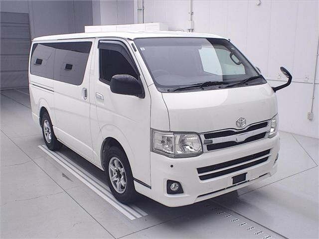 Toyota HIACE VAN 2011 7561700-0