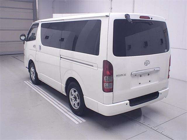 Toyota HIACE VAN 2011 7561700-1
