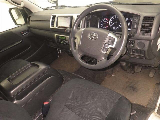 Toyota HIACE VAN 2020 7561709-3
