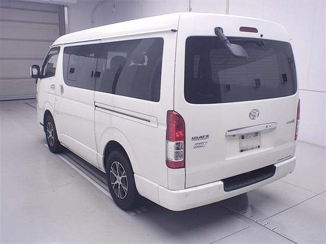 Toyota HIACE VAN 2022 7561710-1