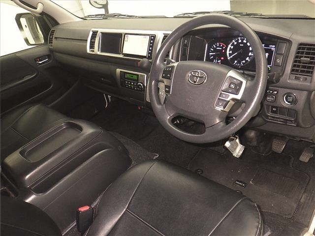 Toyota HIACE VAN 2022 7561710-3