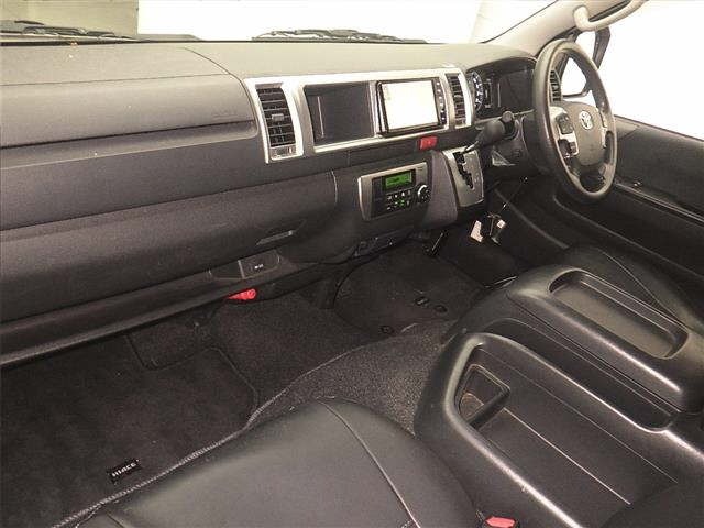 Toyota HIACE VAN 2022 7561710-4
