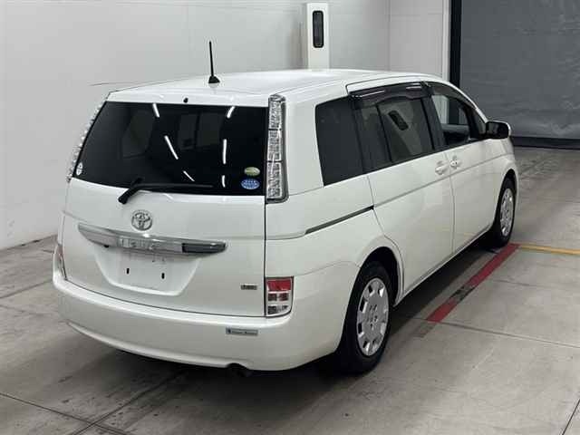Toyota ISIS 2012 7547956-5