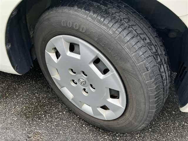 Toyota ISIS 2012 7547956-9