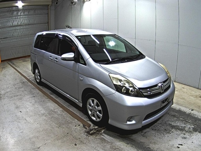 Toyota ISIS 2013 7547971-0