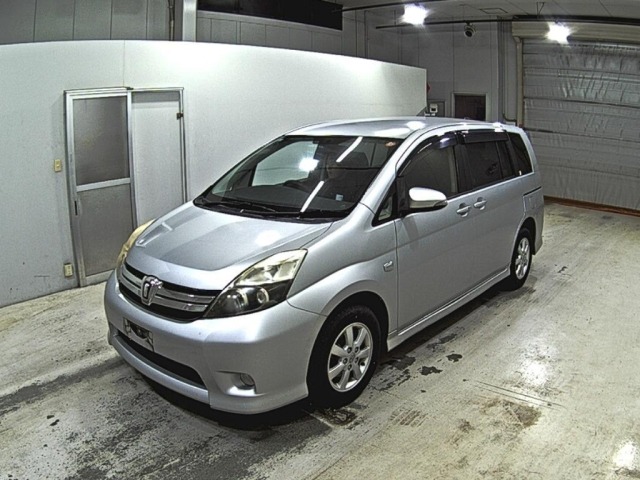 Toyota ISIS 2013 7547971-4