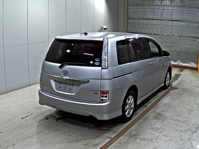 Toyota ISIS 2013 7547971-5