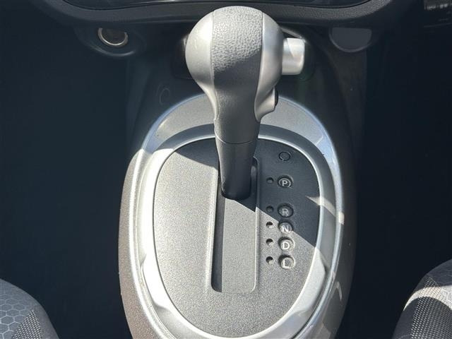 Nissan JUKE 2011 7563194-21