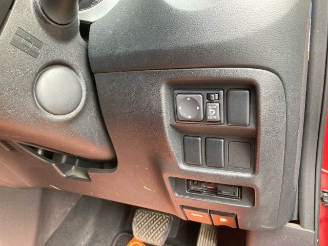 Nissan JUKE 2012 7563196-5