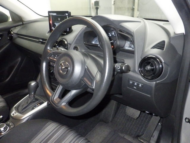 Mazda MAZDA2 2023 7561289-3
