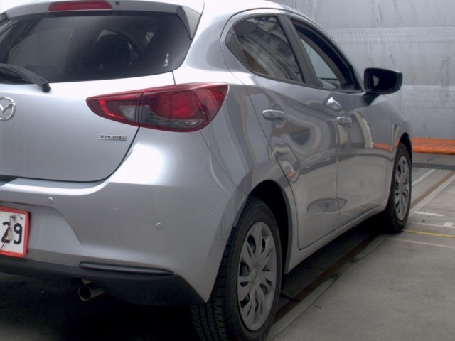 Mazda MAZDA2 2023 7561289-5